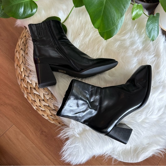 New! Jeffrey Campbell x Sherpal Bootie 7.5 - Picture 3 of 7
